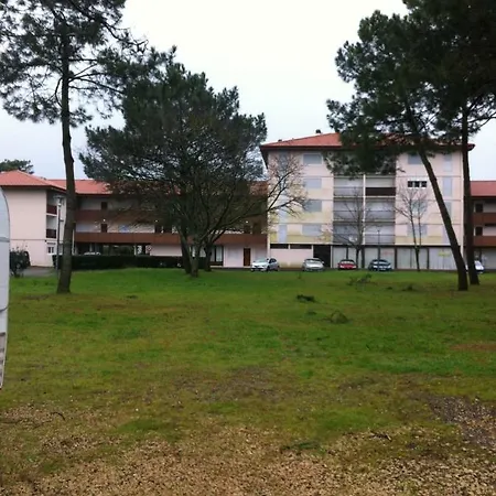 A 500 Metres De L'ocean *