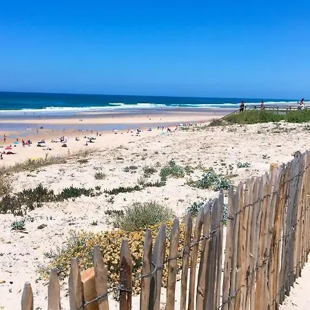 A 500 Metres De L'ocean 아파트